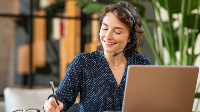 Customer Support Assistant working remotely for Virtual Gurus